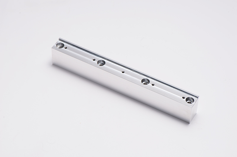 ความแตกต่างระหว่าง 3, 4, 5 แกน CNC Machining?